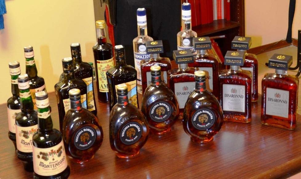 Ruba dalla Coop 20 bottiglie di liquore: arrestato quarantenne