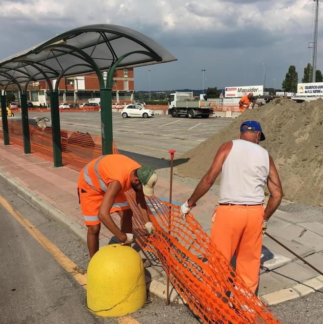 Rivoluzionato il traffico nel villaggio scolastico Ci sarà anche un pass