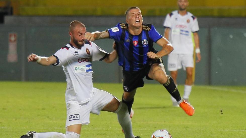 Juve Stabia-Pisa, scontro diretto al Menti Fra i nerazzurri torna Davide Di Quinzio