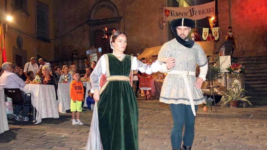 I “capannaioli” che tiravano sassi dal fiume sono diventati anche i più bravi con l’arco