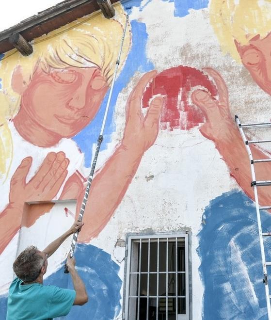 Dai murales in diretta alla Giunta Muzzarelli