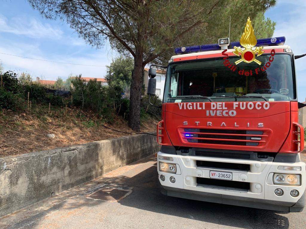 Una squadra dei vigili del fuoco