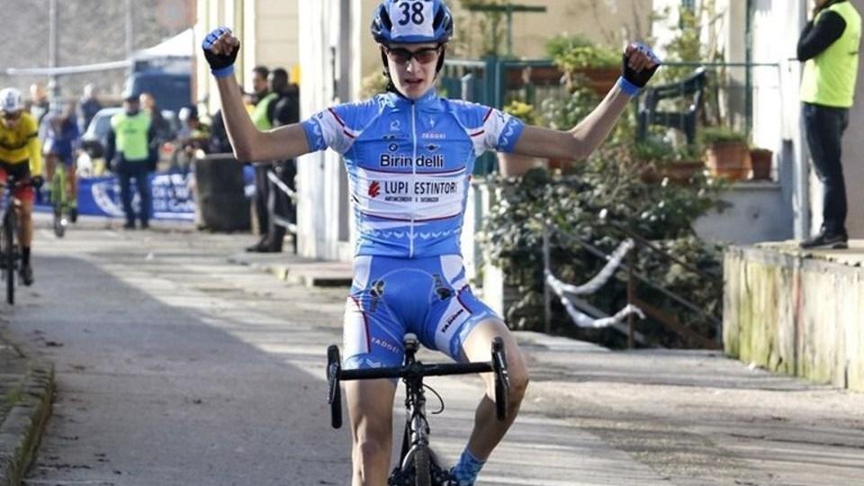 Oioli re della Coppa Diddi. In salita fa la differenza e brucia i compagni di fuga