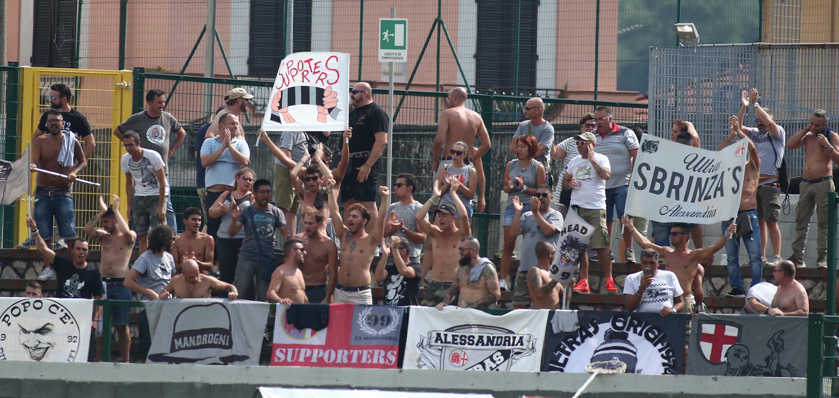 Scontri fuori dallo stadio, arrestato anche un ultras carrarese