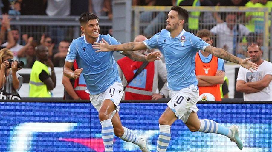 Kolarov e Luis Alberto finisce in parità il derby delle emozioni