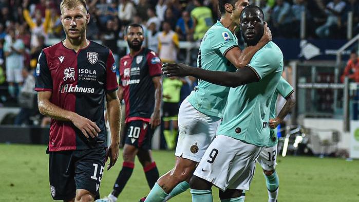 L’Inter di Conte passa a Cagliari I nerazzurri tengono il passo Juve
