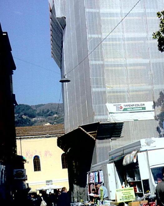Via Verdi, esplode la protesta 
