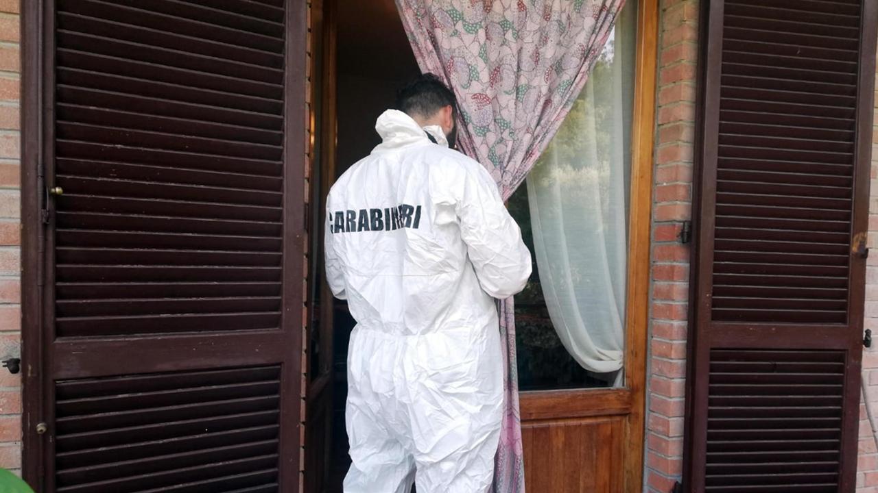 Uccide di botte la madre e si addormenta, poi confessa l'omicidio
