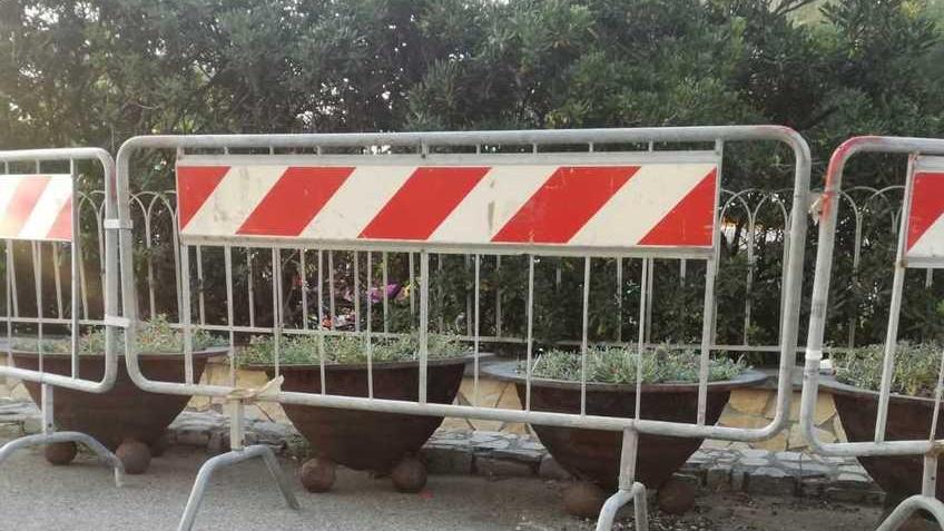 Bambino ferito, indagine interna del Comune sui vasi: «Pronti a sostituirli»