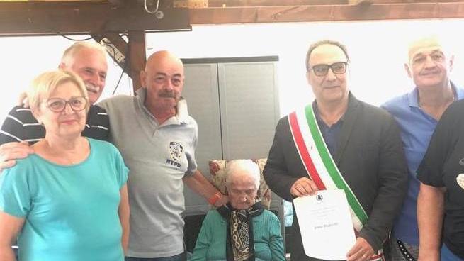 Nonna Irma Biagiotti spegne 100 candeline Gli auguri del Comune