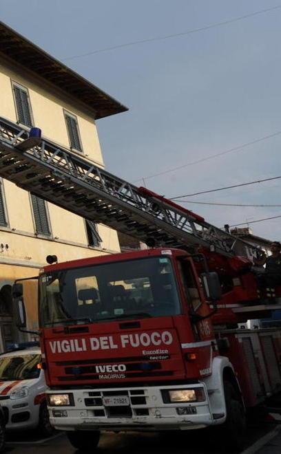 Torna a casa sua e trova la porta bloccata erano stati i ladri