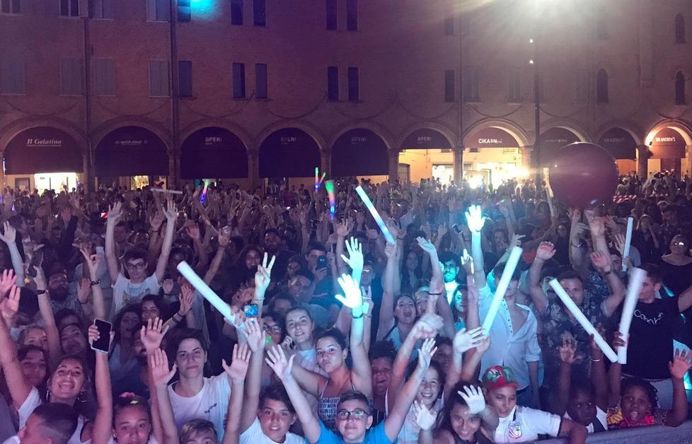Buskers, cibo e musica Ritorna la Notte Bianca 