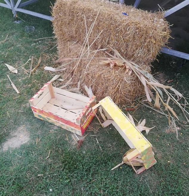 Vandali distruggono gli addobbi della sagra 