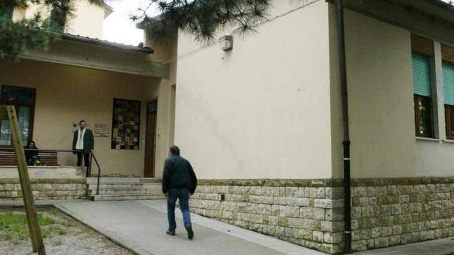 Venti di chiusura alla scuola del Fiano
