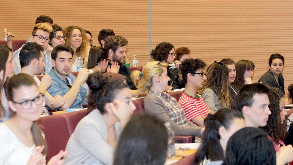 Modena, ansia e corsa contro il tempo i nemici per chi sogna il camice