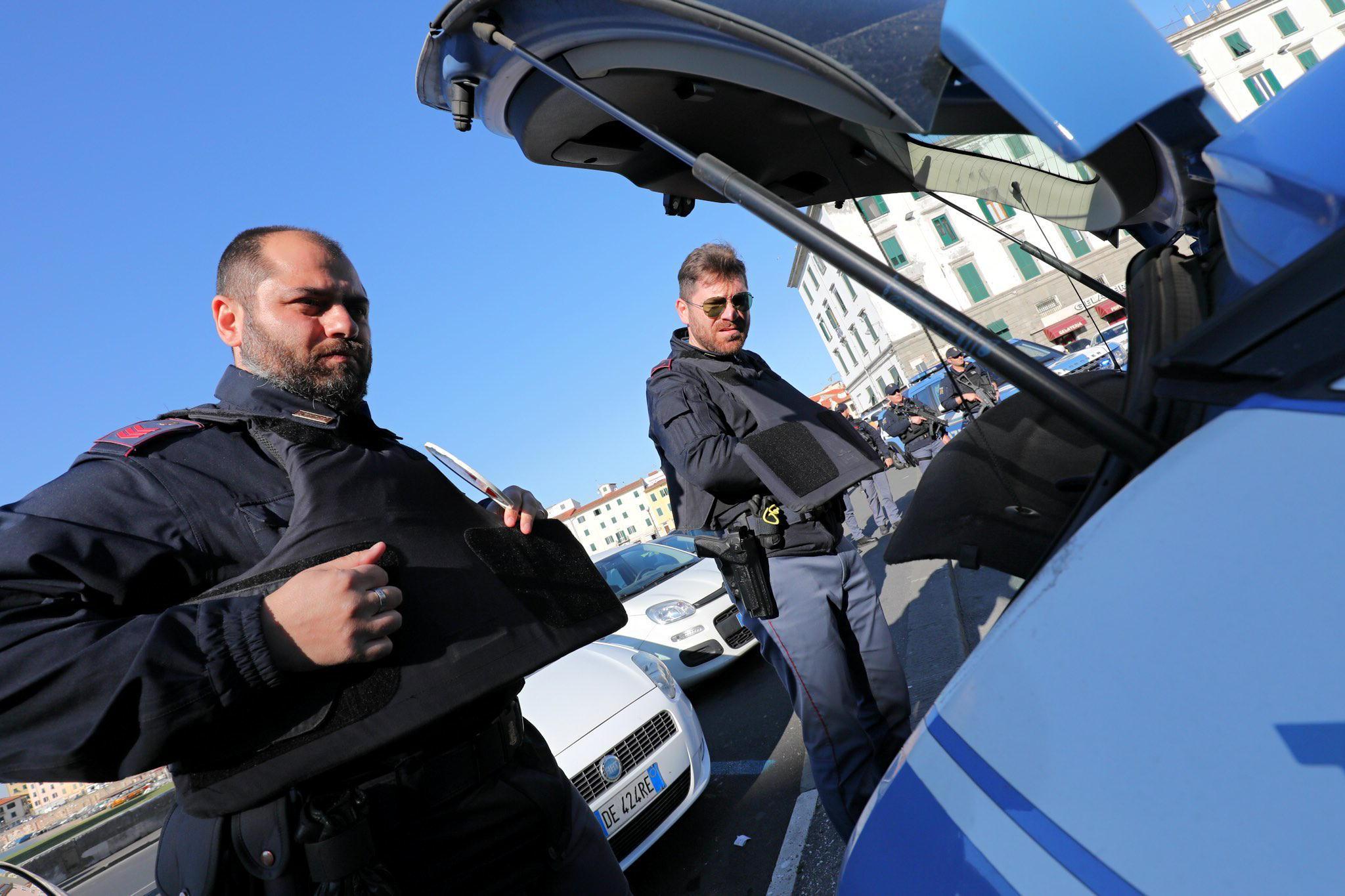 Agenti della polizia di Stato di Livorno (foto d'archivio)