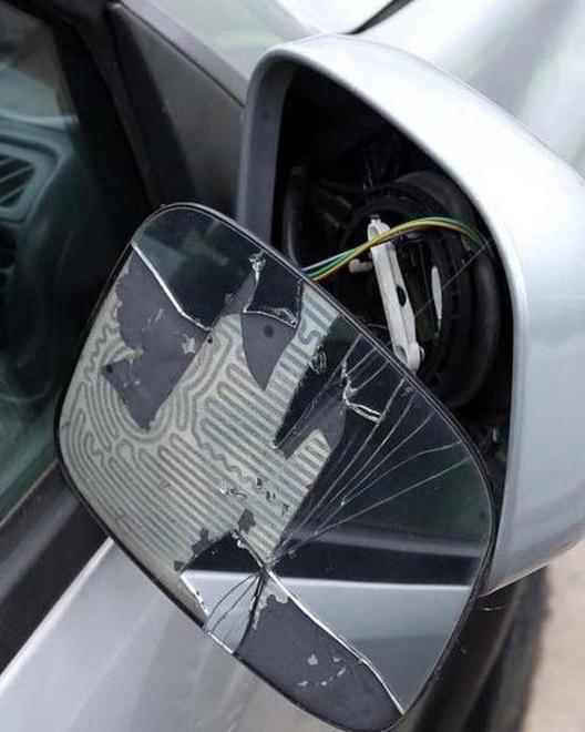 Preso dai vigili il truffatore dello specchietto 