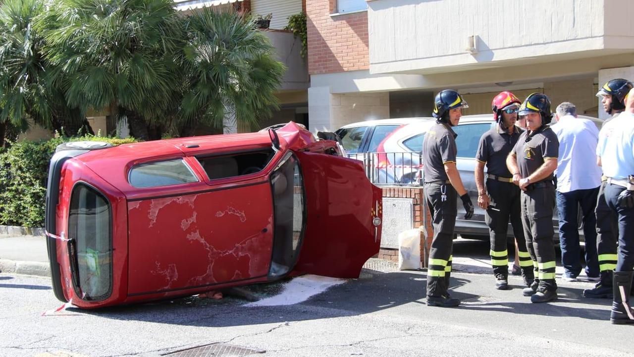 L'incidente in via Veneto (foto Cecilia Foschi/Pentafoto)