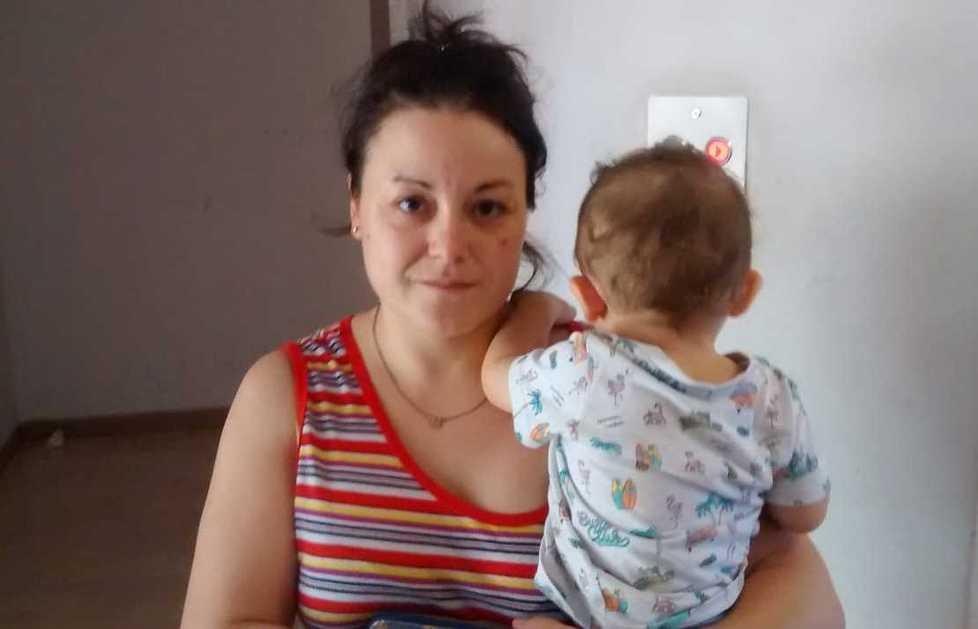 Madre col figlio di un anno bloccati dentro l’ascensore 