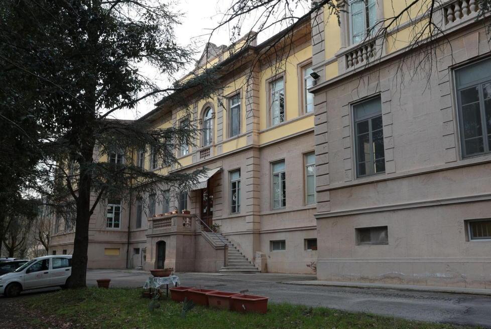 Residenze sanitarie per anziani e disabili destini incrociati per due progetti 