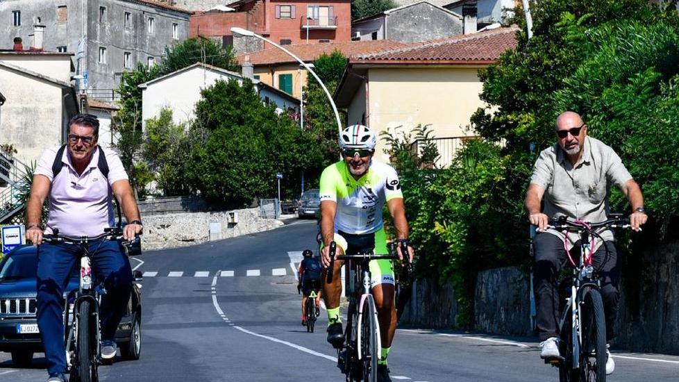 Scendi dal treno e inforchi la bici a pedalata assistita Arriva la mobilità “green”