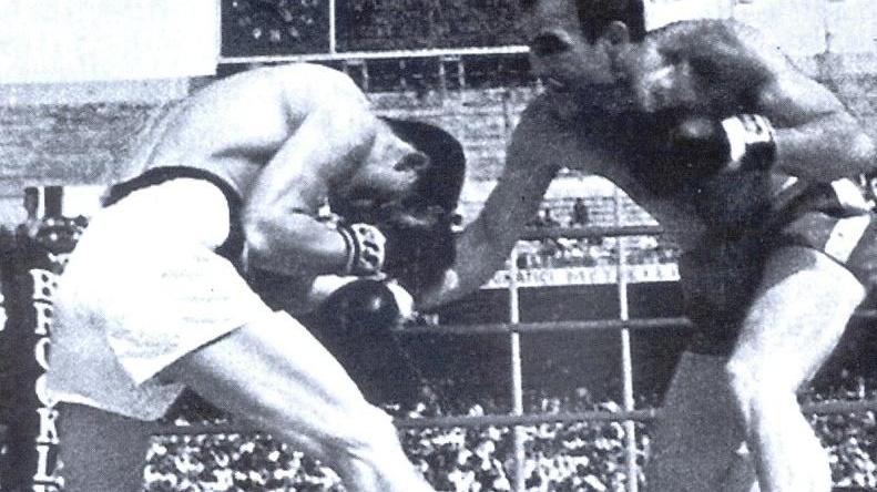Un’immagine scattata durante l’epico combattimento con il coreano Ki Soo Kim, nel 1968, a San Siro