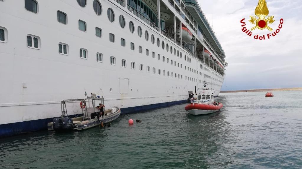Muore a 26 anni precipitando dalla nave da crociera ormeggiata nel porto di Livorno