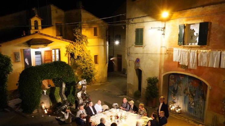 Come dentro una fiaba: i lettori di Noi Tirreno tra le suggestioni del borgo di Lajatico