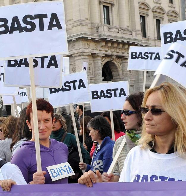 Molestie e mobbing sul posto di lavoro: una donna su cinque dice di averli subiti 