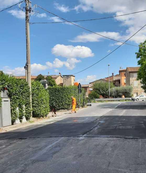 Un nuovo asfalto su via di Carraia 