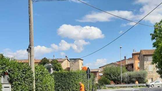 Un nuovo asfalto su via di Carraia