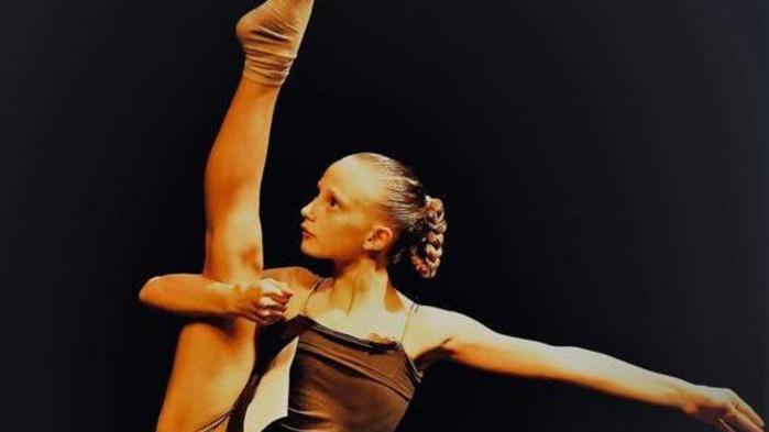 La favola di Sveva in punta di piedi: a 12 anni vola alla scuola di danza di Cannes