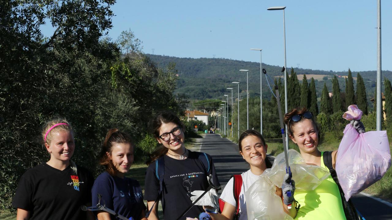 Le ragazze di EmPulita (foto Sestini)