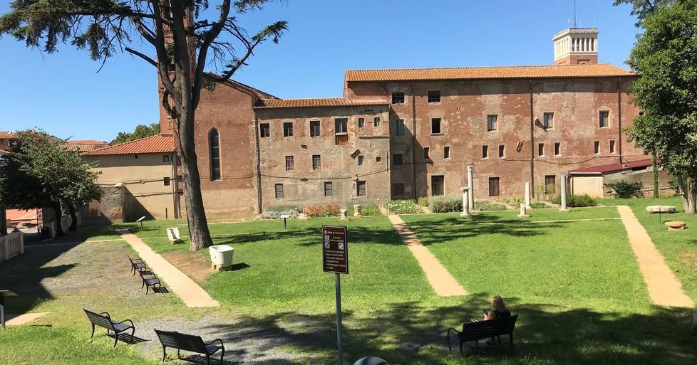 Un banchetto medievale nel giardino dell’archeologia 