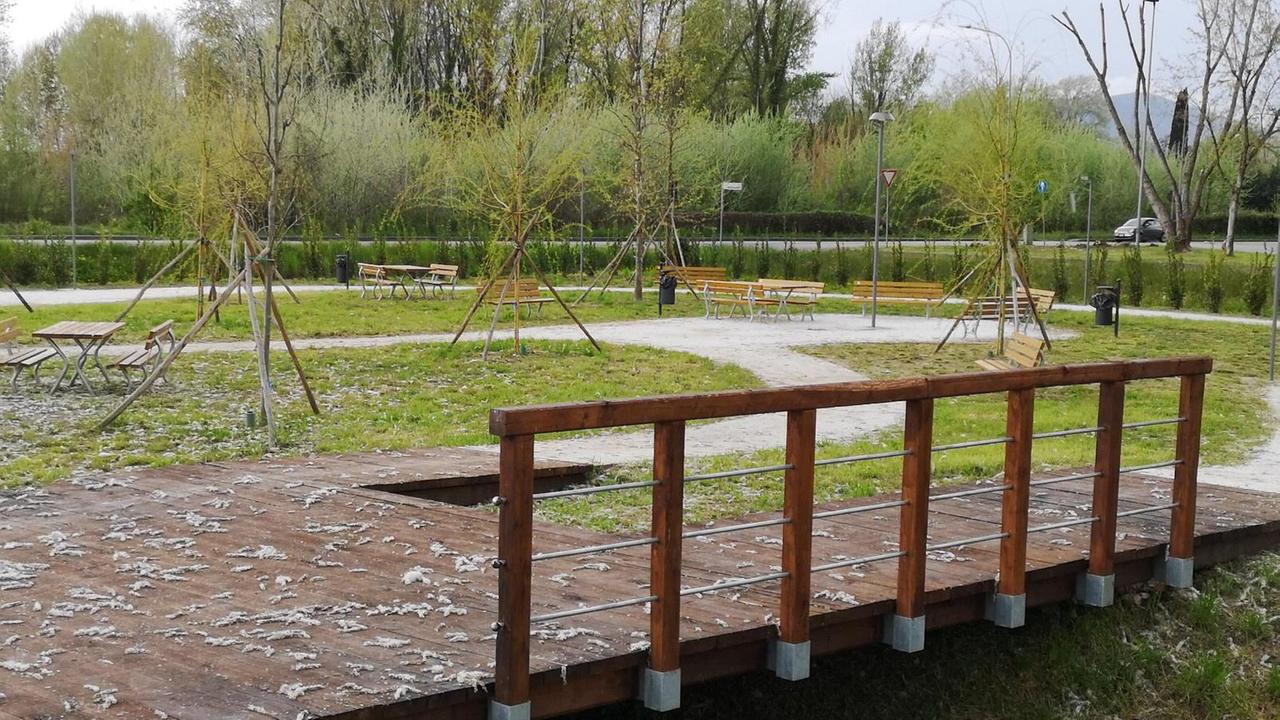 Il parco di via Matteotti teatro dell'aggressione