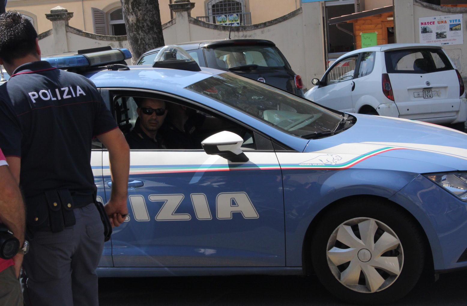 Una volante della polizia (foto d'archivio)