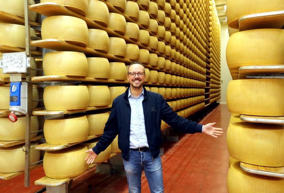«Le nostre macchine nel caseificio “smart” così il Parmigiano è sano e tracciabile»