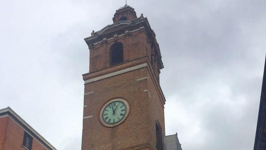 Marcia l’orologio della Torre