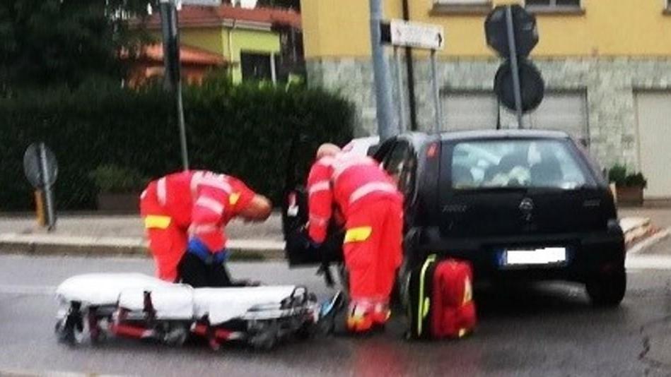 Investita da un’auto Ciclista di 66 anni finisce all’ospedale