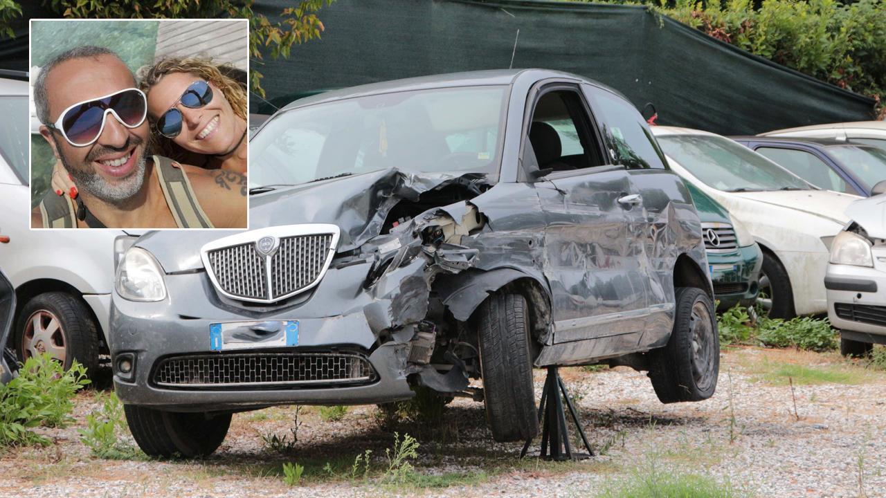 Marco Perazzino con la moglie Rita e l'auto guidata dal bagnino