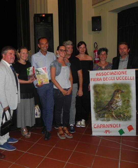 Fiera degli uccelli con disco-amarcord e sfida tra ballerini Di Vaira è la star 