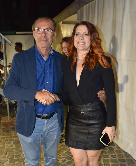 Cinquemila in piazza per applaudire Noemi