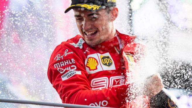 Leclerc fa ancora il fenomeno e la Ferrari ha il suo re d’Italia