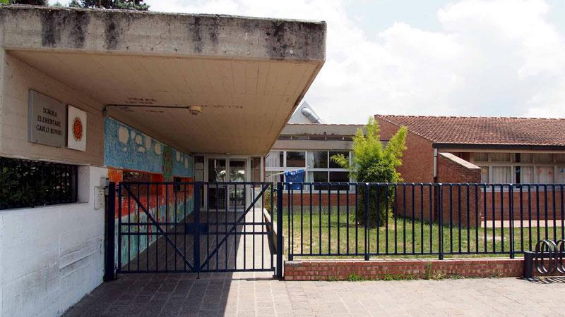 La scuola elementare Carlo Rovini in via De Sanctis a Empoli