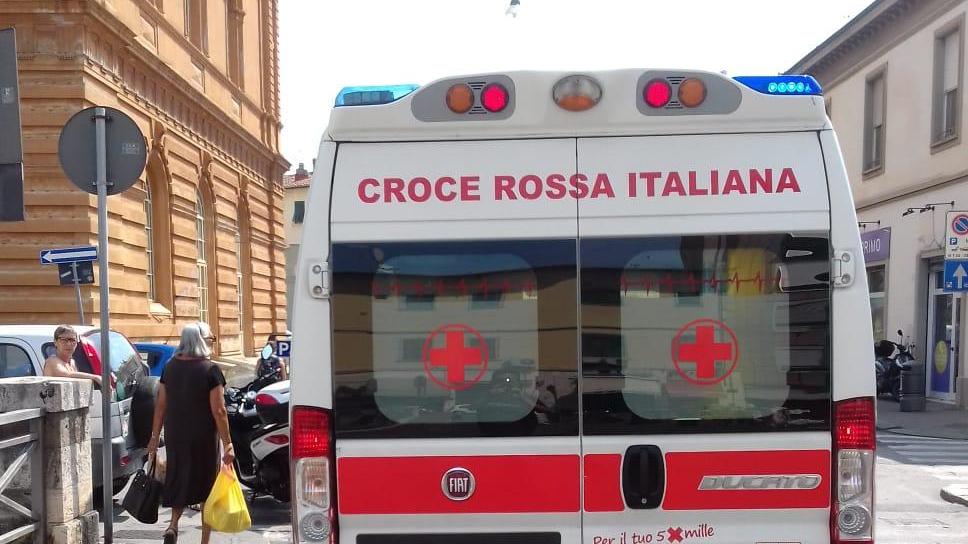 Un'ambulanza della Croce rossa italiana (foto d'archivio)
