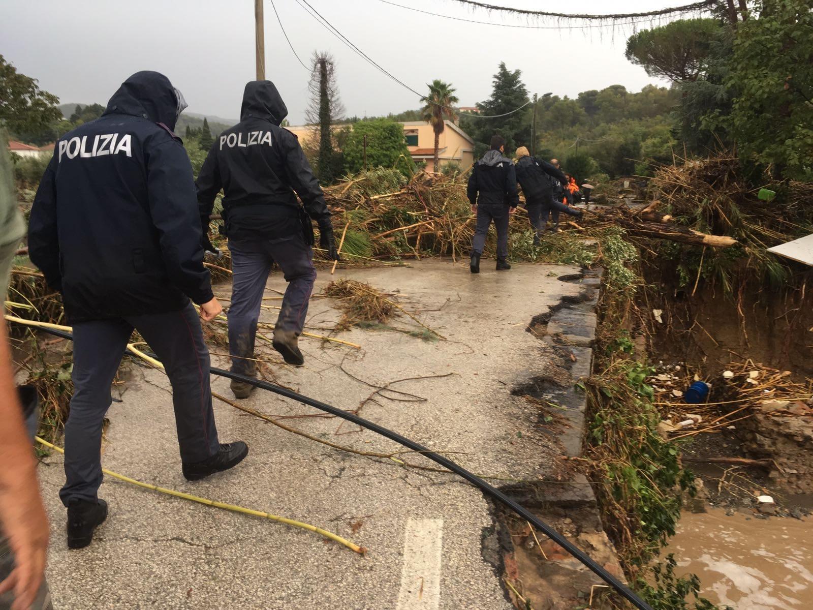 Alluvione, la commovente lettera degli agenti delle volanti: «Sfiorando Dio e urlando "Mai più"»