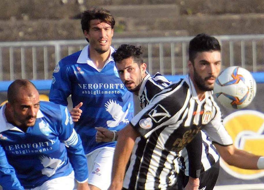 Una zampata letale di Fusco e la Massese espugna Cenaia 