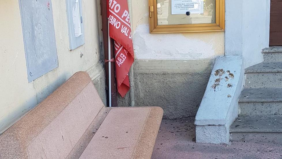Un tappeto di sterco davanti al quartiere