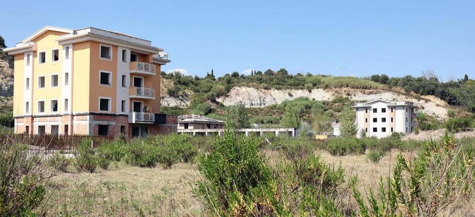 La “ghost town” a Spicchio dove il tempo si è fermato da una decina di anni 