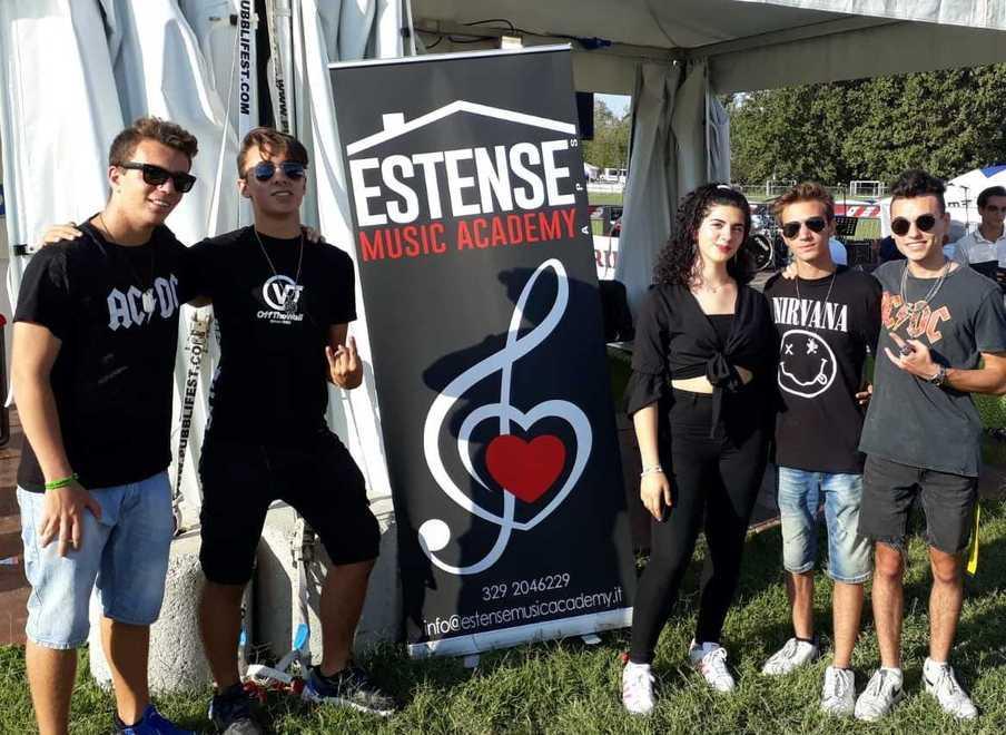 Con Wùstòk d’la Bassa salgono sul palco 22 band Mezzo secolo dopo